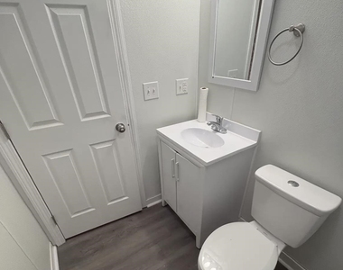 217 S Main - Photo Thumbnail 6
