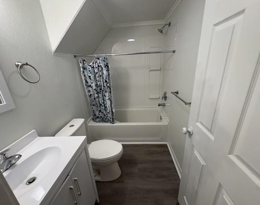 217 S Main - Photo Thumbnail 5