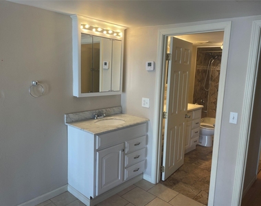 2116 Strand Street - Photo Thumbnail 9
