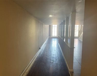 2116 Strand Street - Photo Thumbnail 5