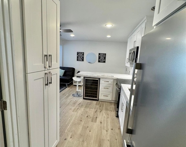 412 Pacific Street - Photo Thumbnail 10