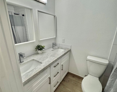 412 Pacific Street - Photo Thumbnail 8