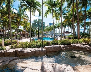 6061 Silver King Boulevard - Photo Thumbnail 40