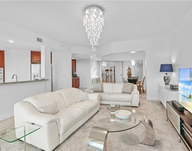6061 Silver King Boulevard - Photo Thumbnail 8