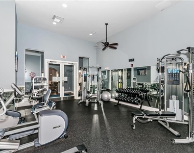 6061 Silver King Boulevard - Photo Thumbnail 38