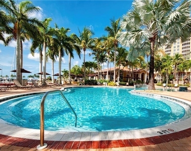 6061 Silver King Boulevard - Photo Thumbnail 24