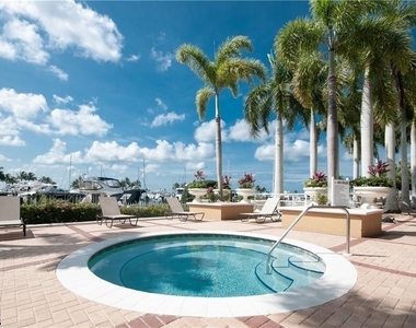 6061 Silver King Boulevard - Photo Thumbnail 27