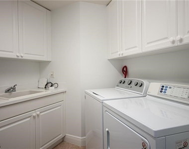 6061 Silver King Boulevard - Photo Thumbnail 20
