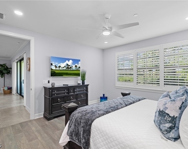 8760 Bellano Court - Photo Thumbnail 12