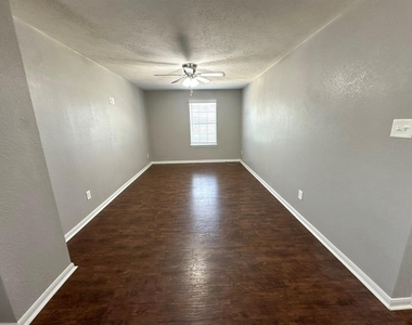 21439 Veneto Hills Court - Photo Thumbnail 8
