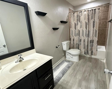 21439 Veneto Hills Court - Photo Thumbnail 9