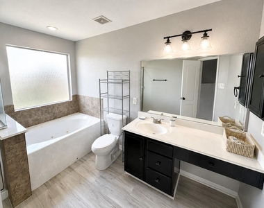 21439 Veneto Hills Court - Photo Thumbnail 12