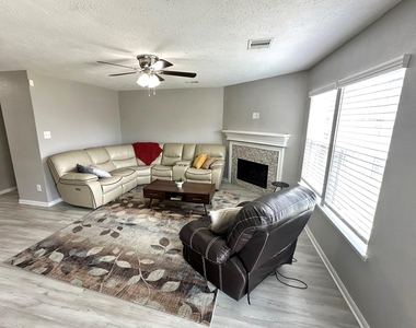 21439 Veneto Hills Court - Photo Thumbnail 3
