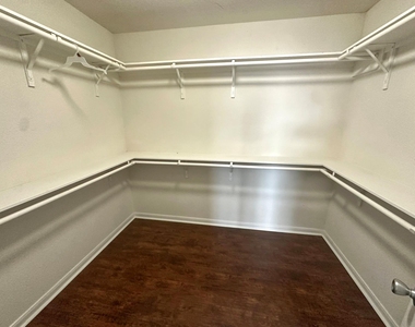 21439 Veneto Hills Court - Photo Thumbnail 13