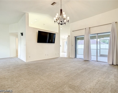 2129 Viscaya Parkway - Photo Thumbnail 3