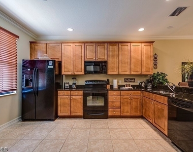 8091 Bibiana Way - Photo Thumbnail 8