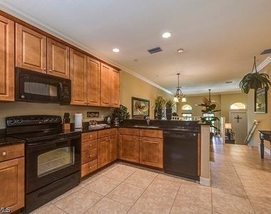 8091 Bibiana Way - Photo Thumbnail 9