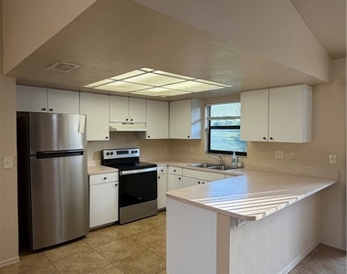 17607 Cypress Point Road - Photo Thumbnail 4