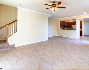 10274 Via Colomba Circle - Photo Thumbnail 4