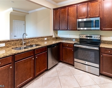 10274 Via Colomba Circle - Photo Thumbnail 9