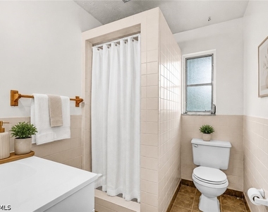1240 Pompei Lane - Photo Thumbnail 22