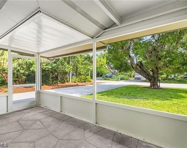 1240 Pompei Lane - Photo Thumbnail 11