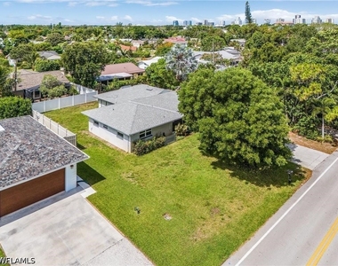 1240 Pompei Lane - Photo Thumbnail 9