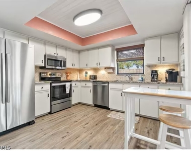 27439 Pollard Drive - Photo Thumbnail 6