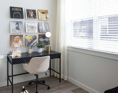 1505 Oliver Street - Photo Thumbnail 4