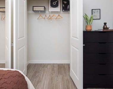 1505 Oliver Street - Photo Thumbnail 11