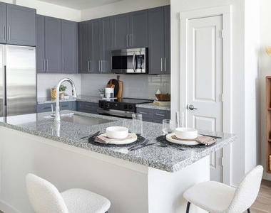 1505 Oliver Street - Photo Thumbnail 6