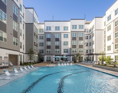 1505 Oliver Street - Photo Thumbnail 26