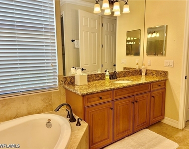 9218 Veneto Lane - Photo Thumbnail 25