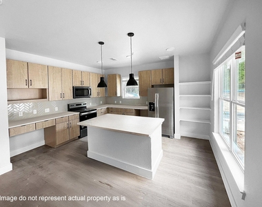 2400-29 Montgomery Park - Photo Thumbnail 1