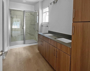 2400-29 Montgomery Park - Photo Thumbnail 5