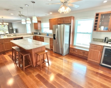 573 108th Avenue N - Photo Thumbnail 6
