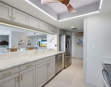 6361 Pelican Bay Boulevard - Photo Thumbnail 7