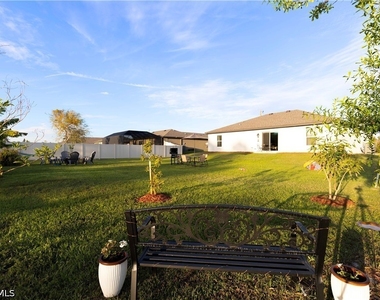 836 Youngreen Drive - Photo Thumbnail 6