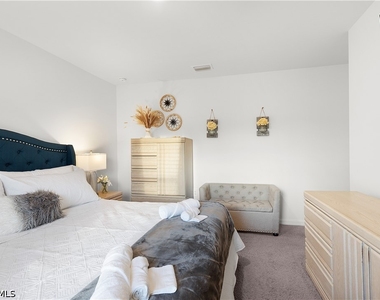 836 Youngreen Drive - Photo Thumbnail 13
