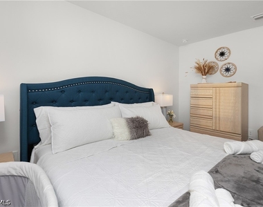836 Youngreen Drive - Photo Thumbnail 12