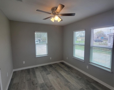 5109 Earline Street - Photo Thumbnail 5