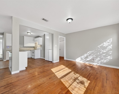 6127 Beldart Street - Photo Thumbnail 3