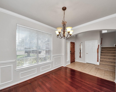 610 Ashley Cove Court - Photo Thumbnail 5