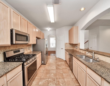 610 Ashley Cove Court - Photo Thumbnail 12