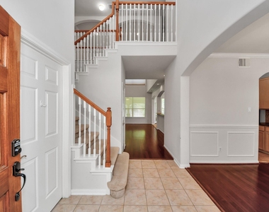 610 Ashley Cove Court - Photo Thumbnail 3