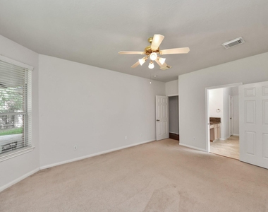 610 Ashley Cove Court - Photo Thumbnail 17