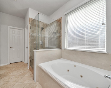 610 Ashley Cove Court - Photo Thumbnail 20