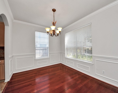 610 Ashley Cove Court - Photo Thumbnail 4