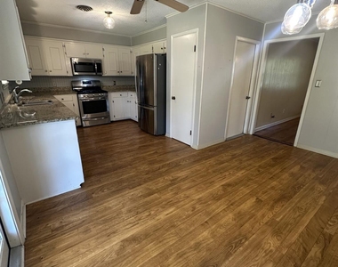 1204 E Stone - Photo Thumbnail 1