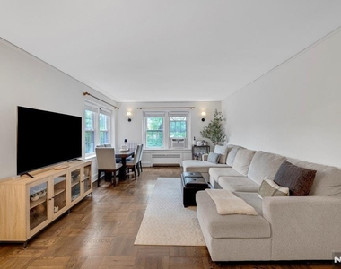 217 Prospect - Photo Thumbnail 1
